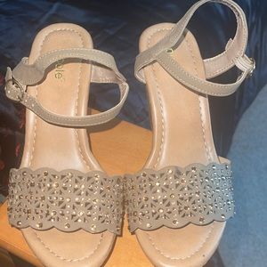 TAN WEDGES WITH A TOUCH OF BLING